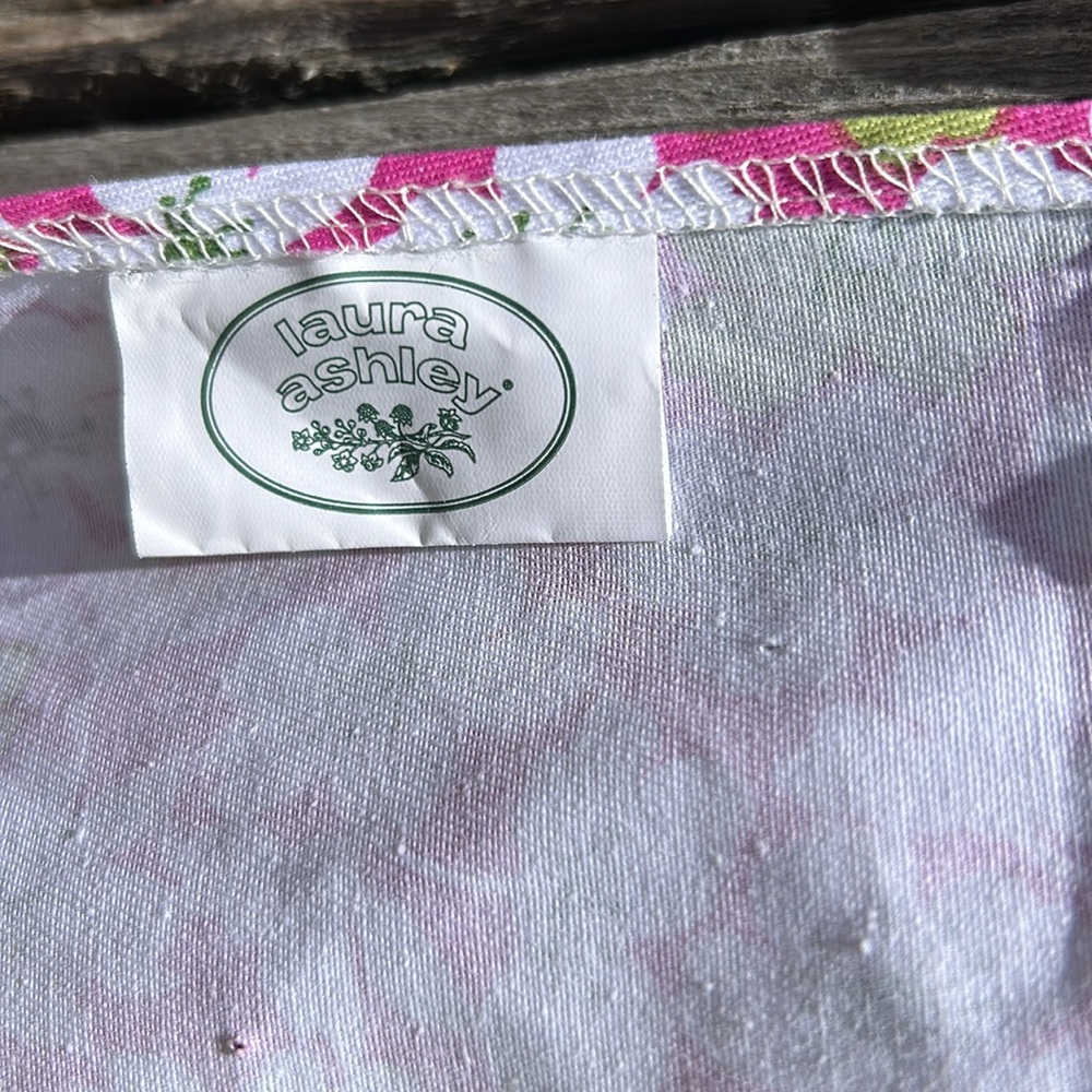 Laura Ashley chef apron hot pink green and white floral print 100% cotton 32” - Picture 8 of 9